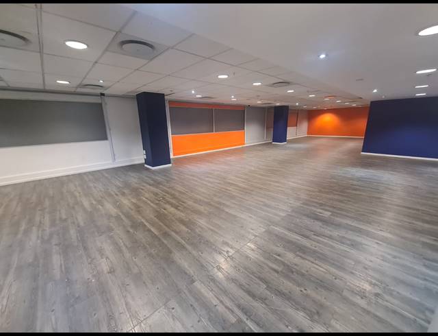 222.80M² OFFICE TO LET IN CLAREMONT